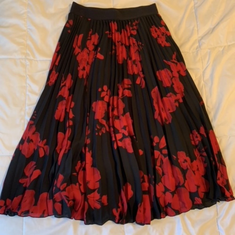 Black and red flowy skirt.